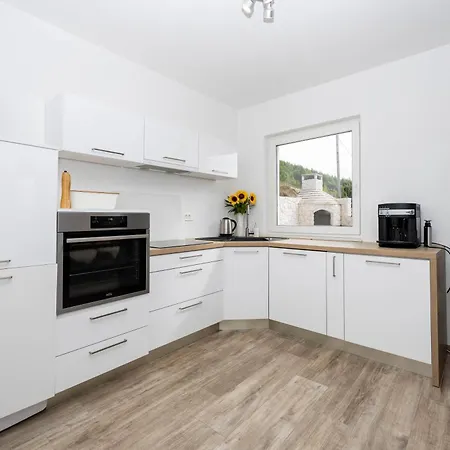 Villa Lea With A Beautiful View And Swimming Pool