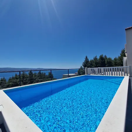Lea With A Beautiful View And Swimming Pool Stanici
